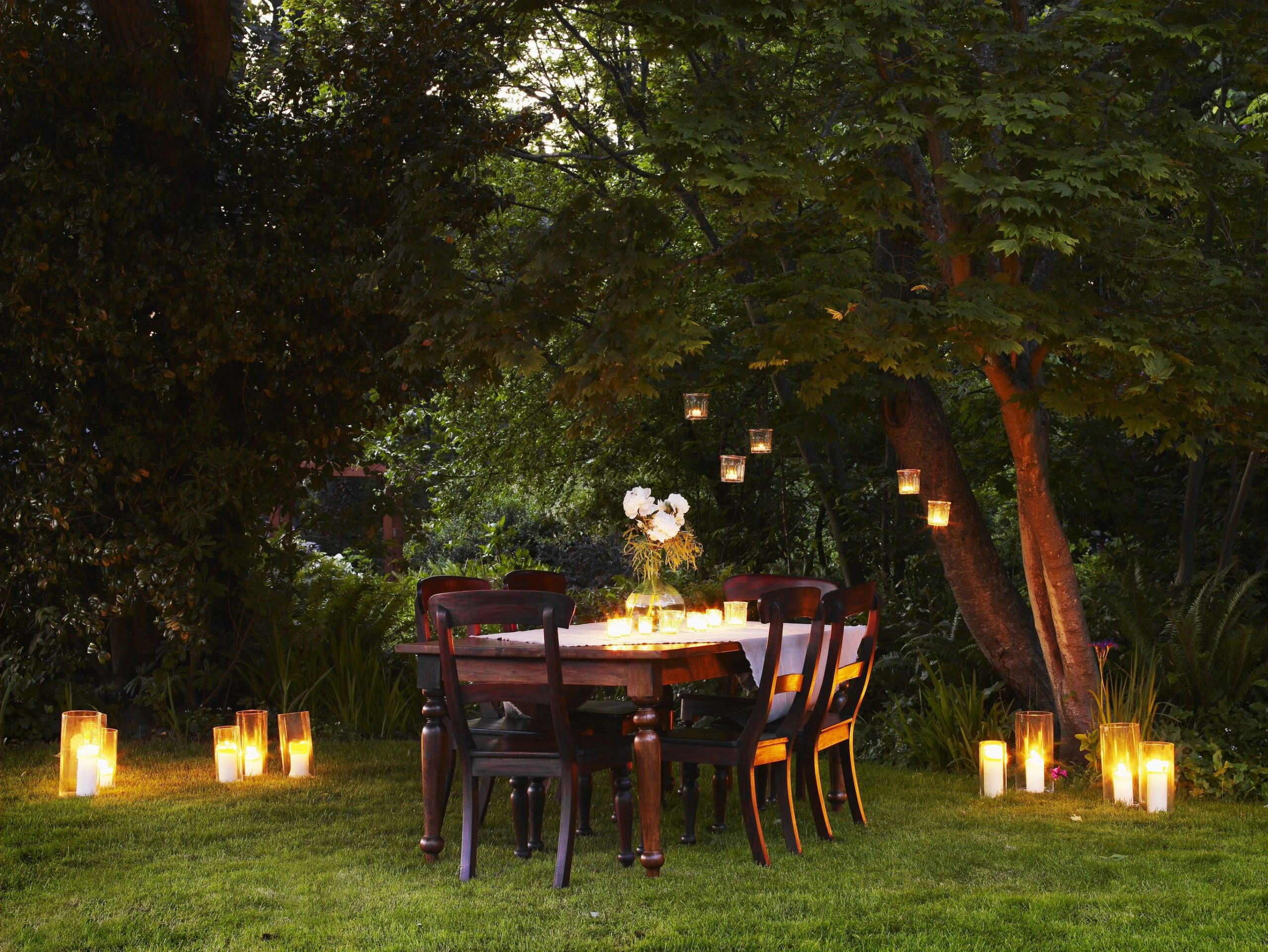 بهترین روش نصب پایه چراغ روشنایی در باغ و حیاط