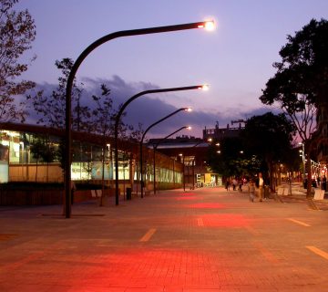 پایه چراغ روشنایی با لامپ LED، انتخابی هوشمندانه